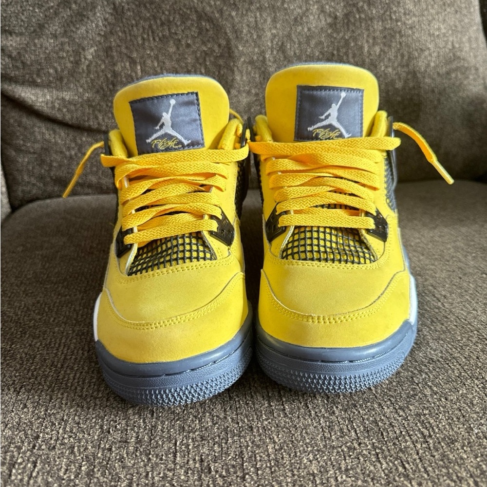 Jordan Lightning 4s size 6.5 Y